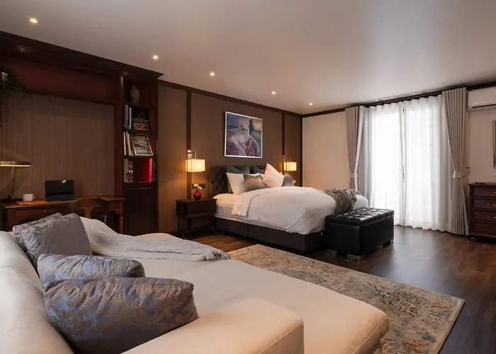 Apartment Presidential | 5 Min Bts, Sun-room| 159sqm Bangkok