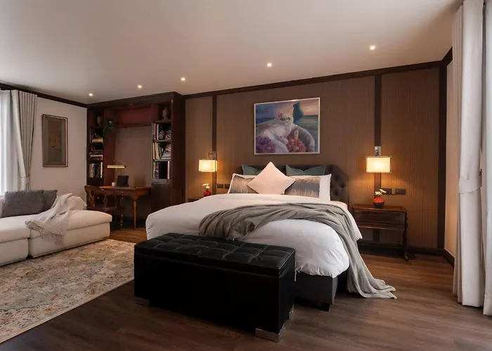 Presidential | 5 Min Bts, Sun-room| 159sqm Apartment