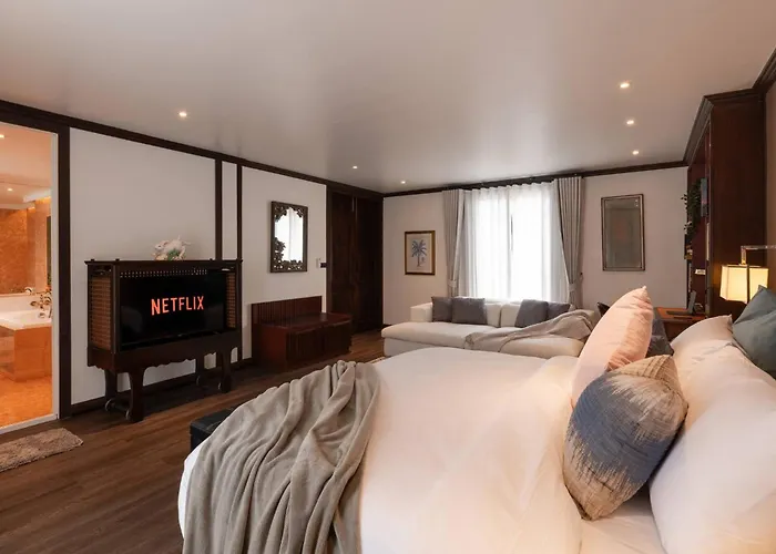 Presidential | 5 Min Bts, Sun-room| 159sqm Apartment Bangkok