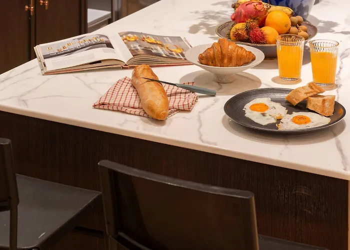 Presidential | 5 Min Bts, Sun-room| 159sqm Apartment